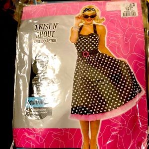 NEW in BAG - Twist N’ Shout Halloween costume.  Adult M/L.  3pcs